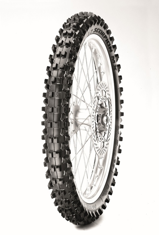 Pneu PIRELLI SCORPION MX32 MID SOFT F 70/100-17 NHS 40M TT